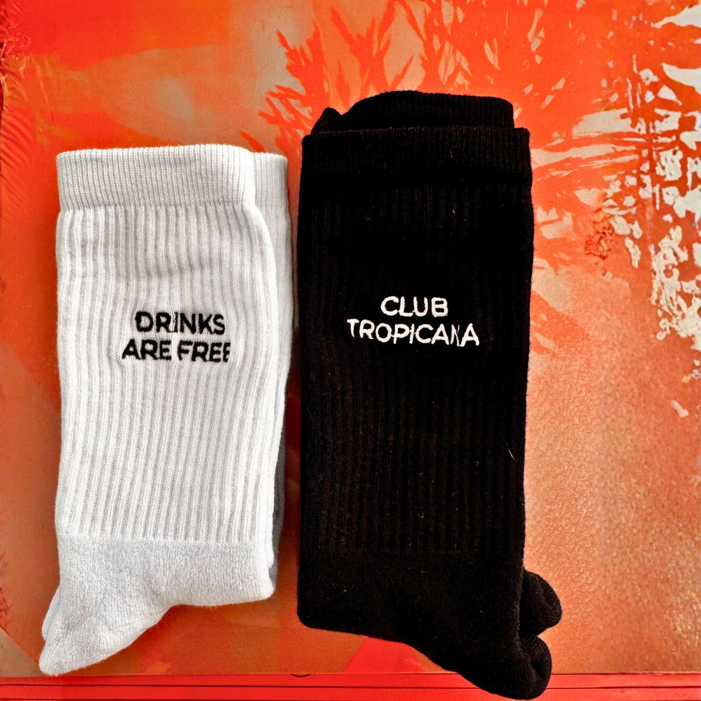 CLUB TROPICANA - DRINKS ARE FREE SOCKS